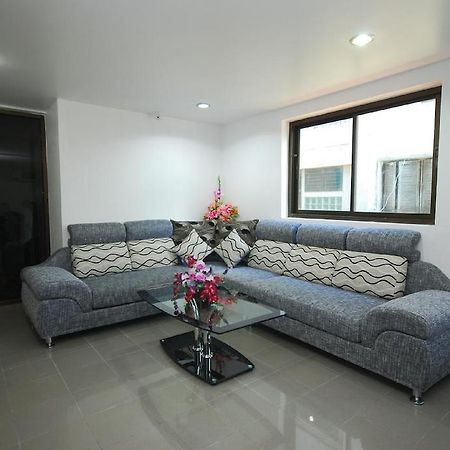 Patong Budget Rooms エクステリア 写真