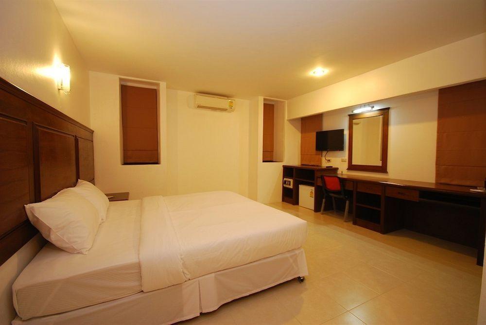 Patong Budget Rooms エクステリア 写真