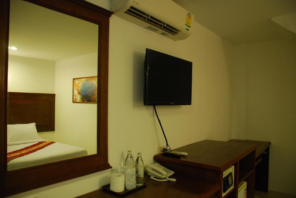 Patong Budget Rooms エクステリア 写真