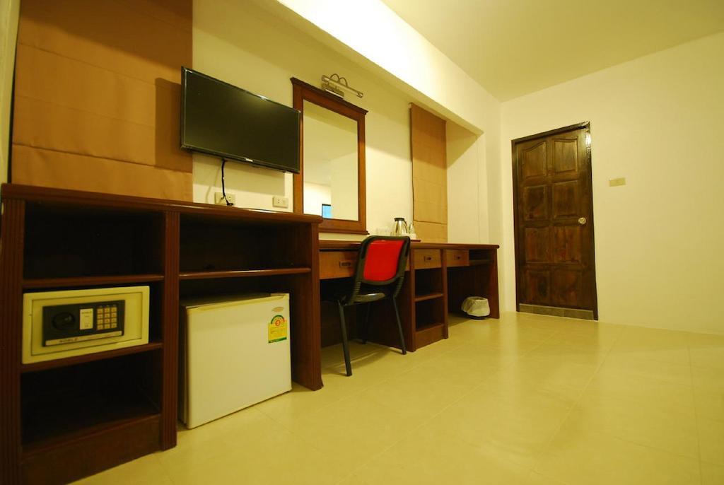 Patong Budget Rooms エクステリア 写真