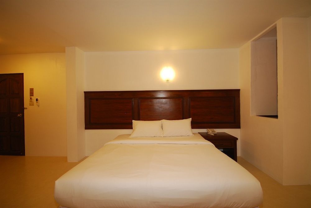 Patong Budget Rooms エクステリア 写真