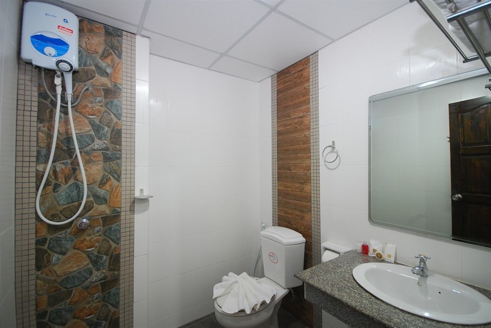 Patong Budget Rooms エクステリア 写真